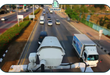 دوربین راهور در حال ثبت تخلفات سرعت غیرمجاز است.