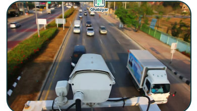 دوربین راهور در حال ثبت تخلفات سرعت غیرمجاز است.